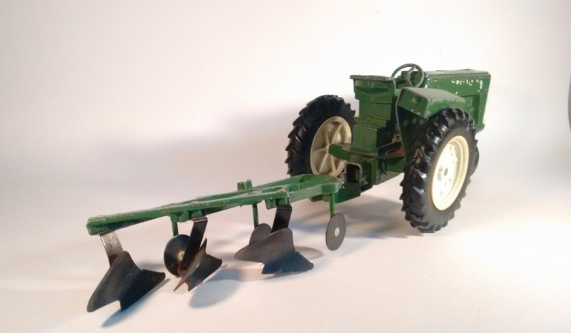 Illustration for article titled TRACTORS.